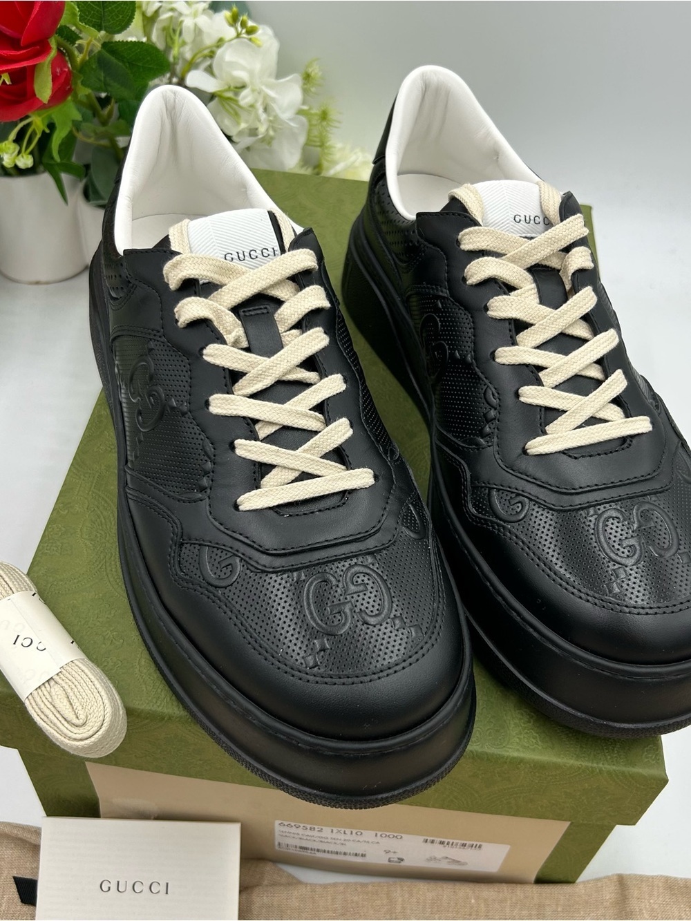 Men's Gucci GG embossed Leather sneakers size 9.5 fits 10 US made in Italy